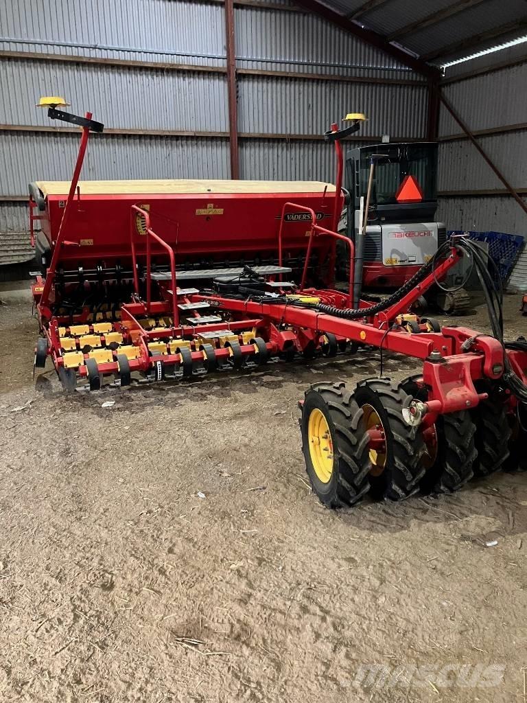 Väderstad Rapid400C مثاقيب مدمجة