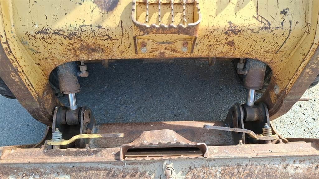 CAT 246 4X4 أخرى