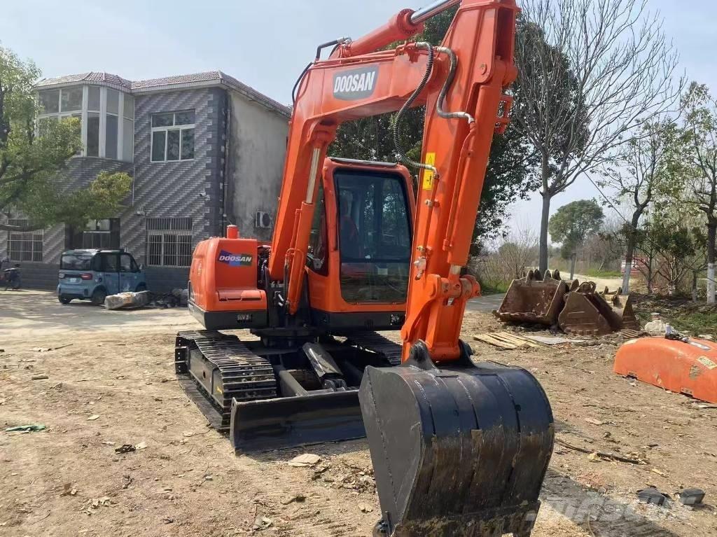Doosan DX 75-9 C حفارات وسط 7 طن - 12 طن