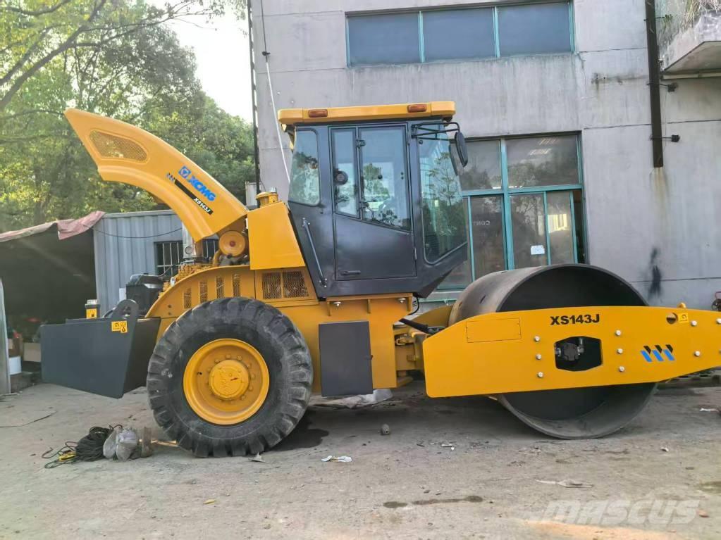 XCMG XS 143 مداحل أحادية الأسطوانة