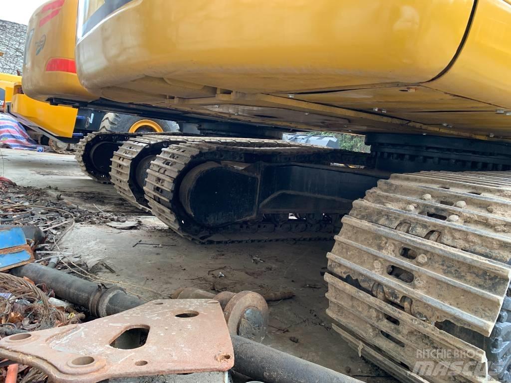 CAT 320D2 حفارات زحافة