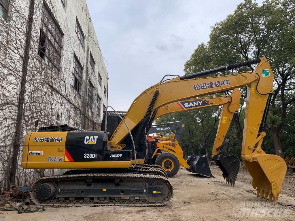 CAT 320D2 حفارات زحافة