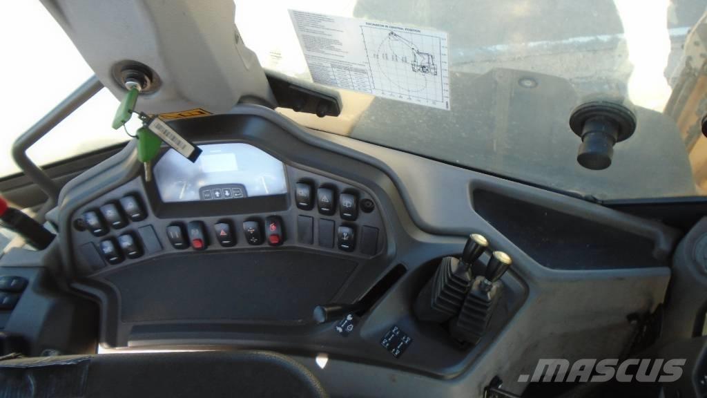 Volvo BL 71 لوادر ذات جرافات عكسية