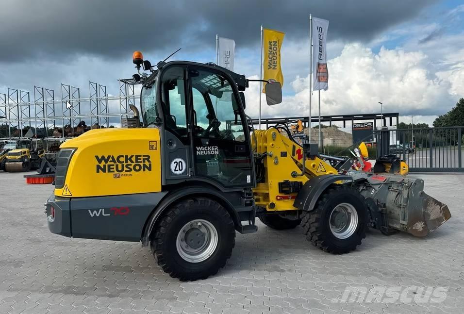 Wacker Neuson WL 70 لوادر انزلاقية التوجيه