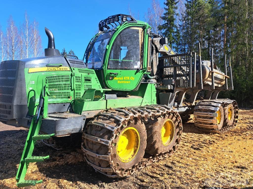 John Deere 1210G شاحنات