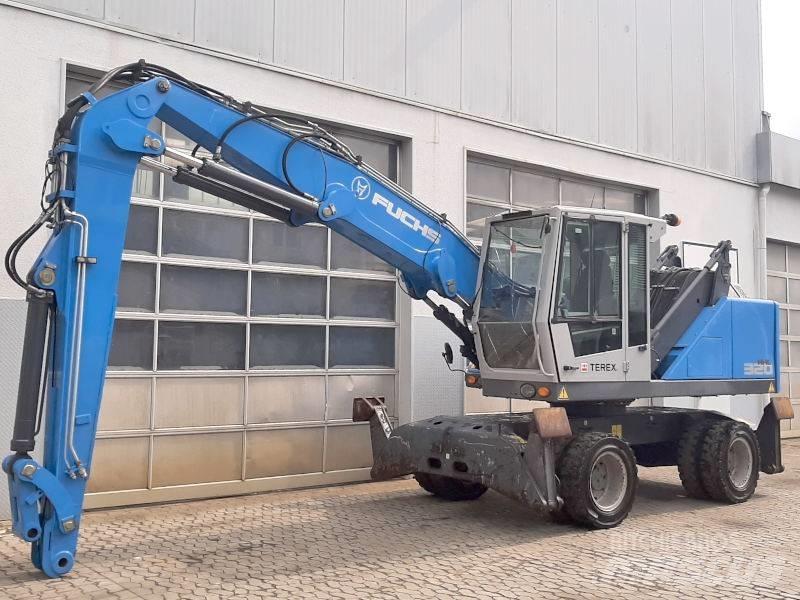 Fuchs MHL 320 F مناولات المخلفات / مناولات صناعية
