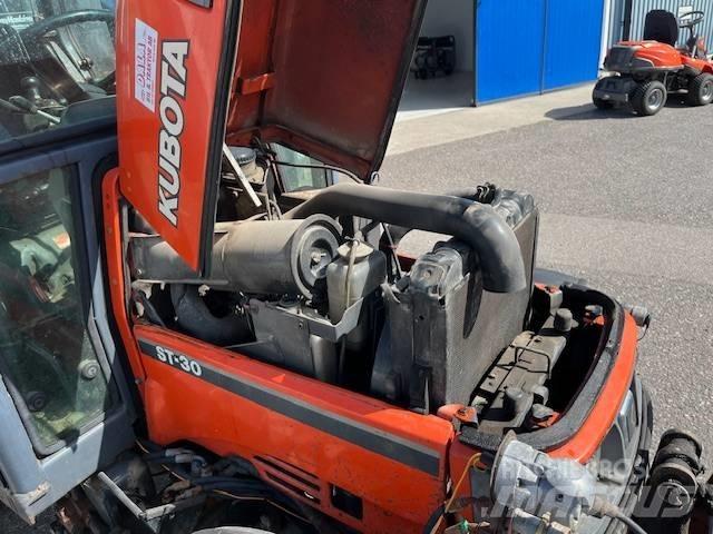 Kubota ST 30 جرارات مدمجة