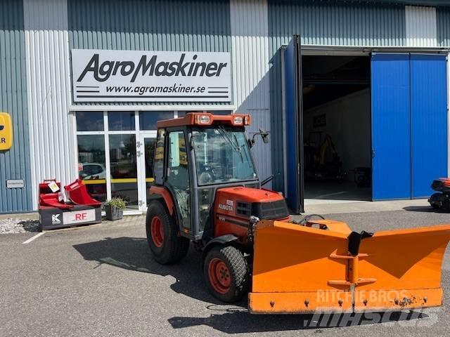 Kubota ST 30 جرارات مدمجة