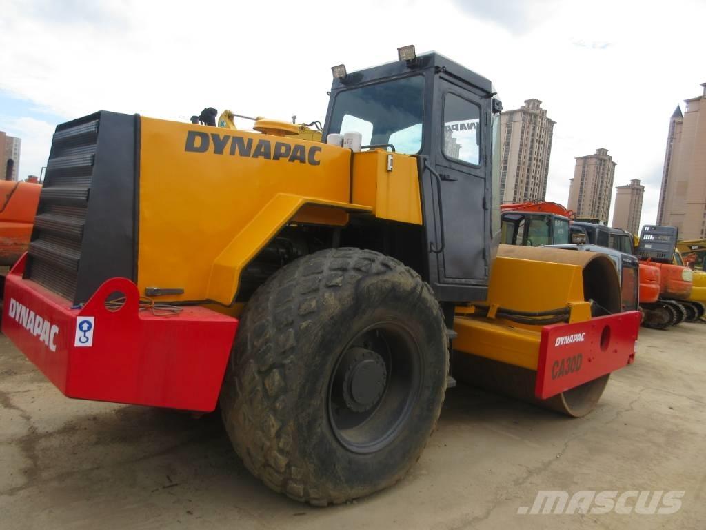 Dynapac CA 30 D مداحل أحادية الأسطوانة