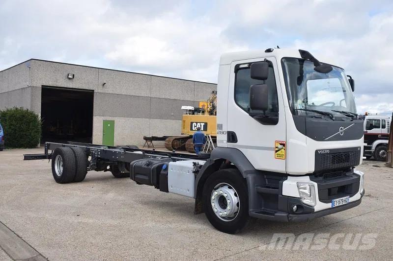 Volvo FL280 شاحنات بمقصورة وهيكل