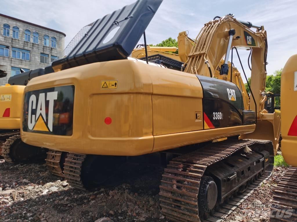 CAT 336 D2 حفارات زحافة