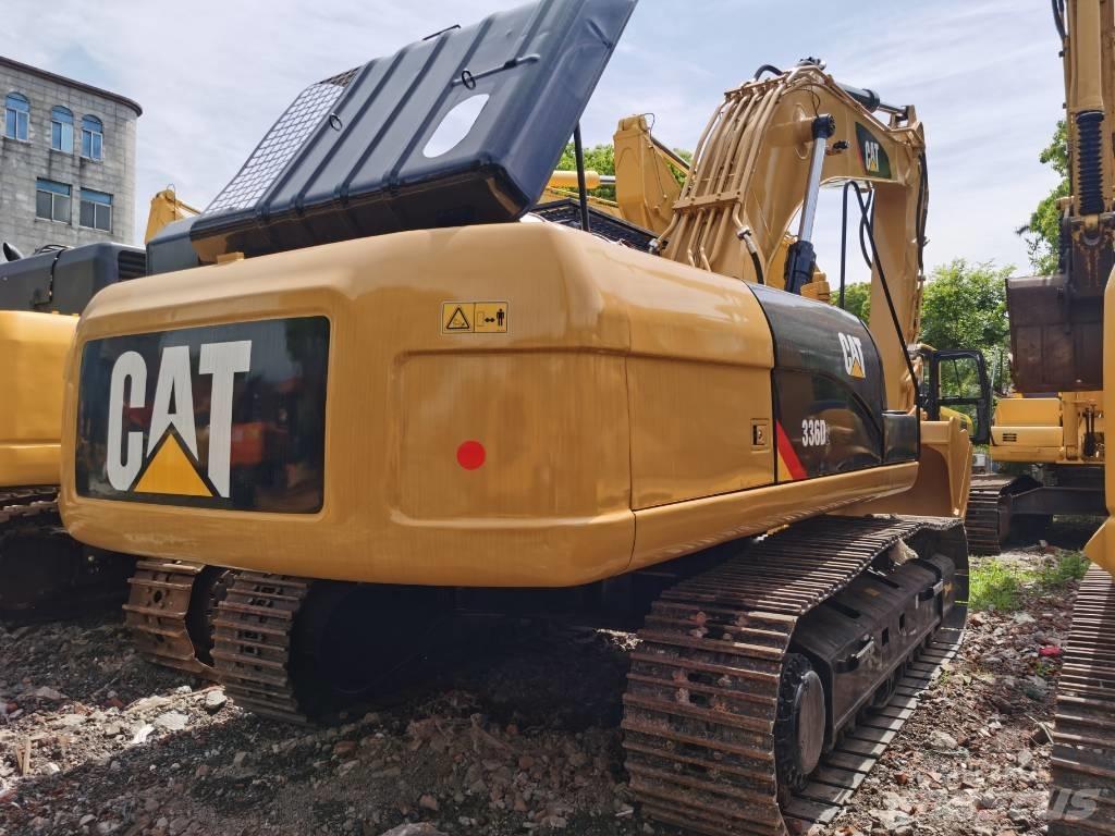 CAT 336 D2 حفارات زحافة