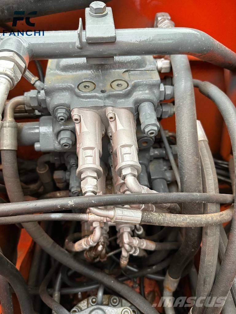 Hitachi ZX 70 حفارات زحافة