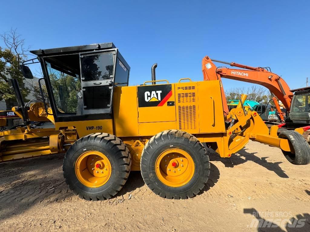 CAT 140 K معدات تمهيد الطرق