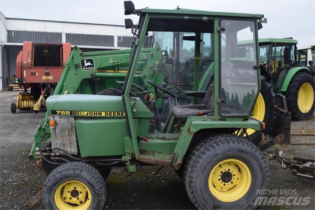 John Deere 755 الجرارات