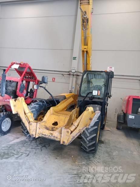 JCB 535-125A مناولات متداخلة