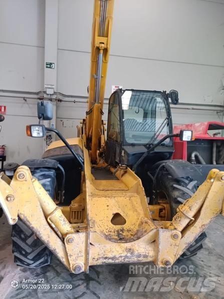 JCB 535-125A مناولات متداخلة