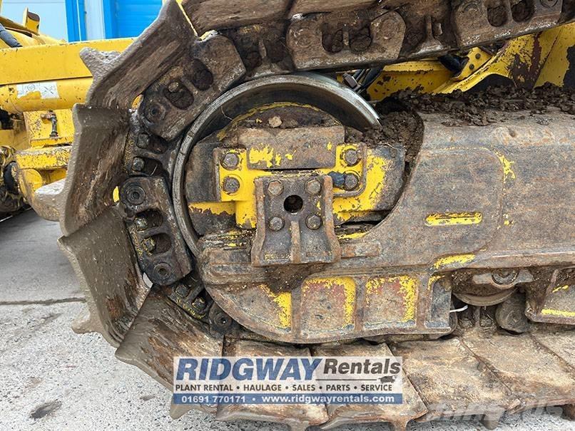 Komatsu D 51 PX-24 بلدوزرات مجنزرة