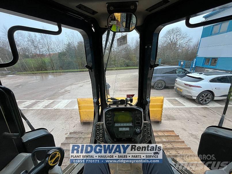 Komatsu D 51 PX-24 بلدوزرات مجنزرة