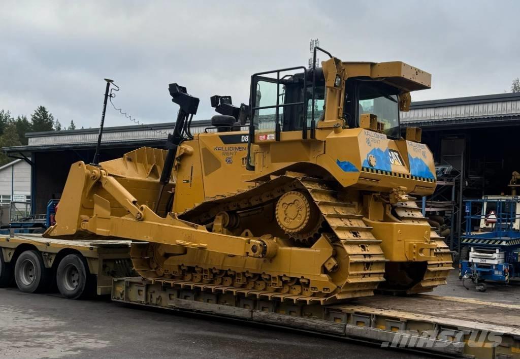 CAT D 8 T بلدوزرات مجنزرة
