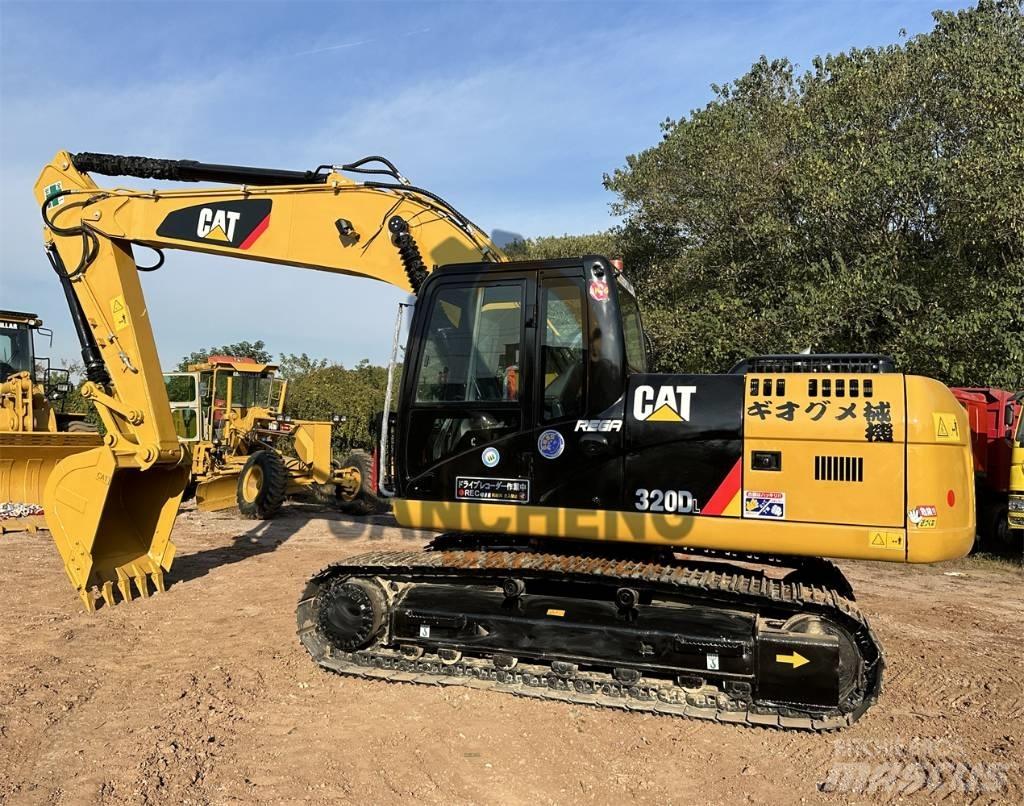 CAT 320 D L حفارات زحافة