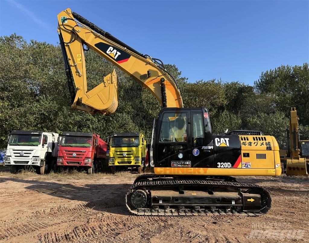 CAT 320 D L حفارات زحافة