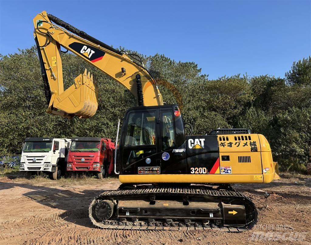 CAT 320 D L حفارات زحافة