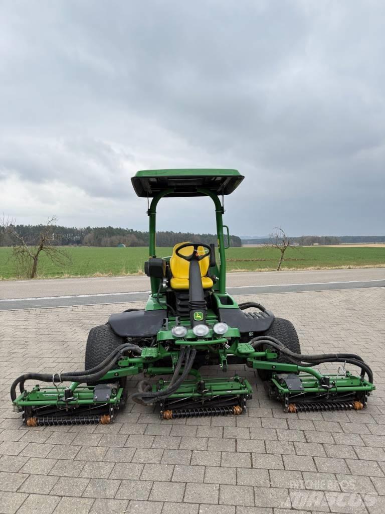 John Deere 8900 A ماكينات جز العشب