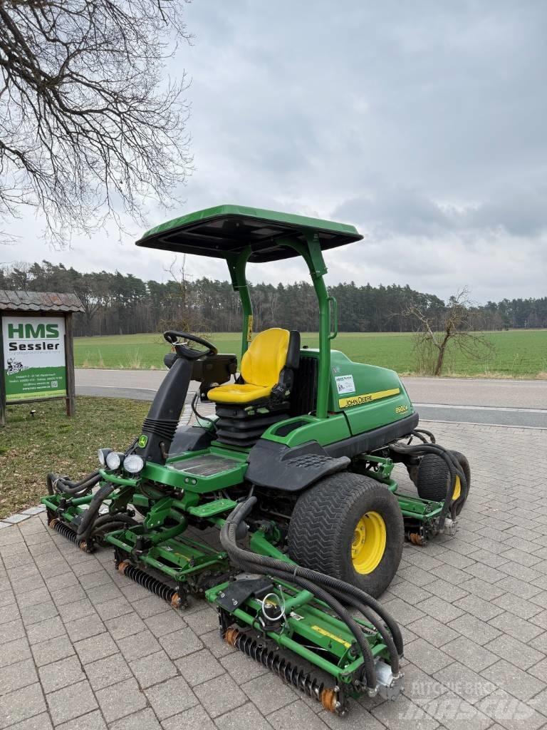 John Deere 8900 A ماكينات جز العشب