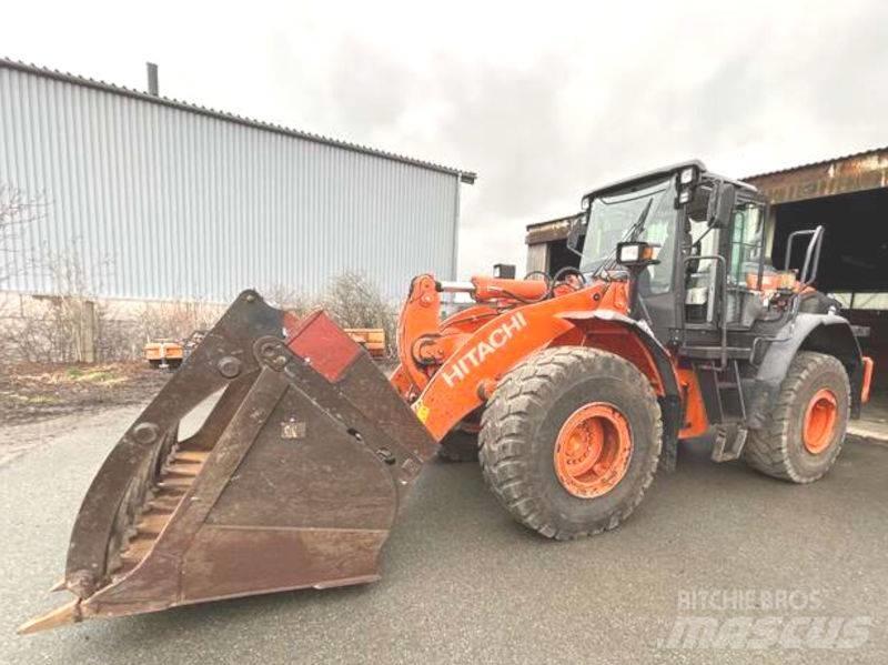 Hitachi ZW 220-6 لوادر بعجل