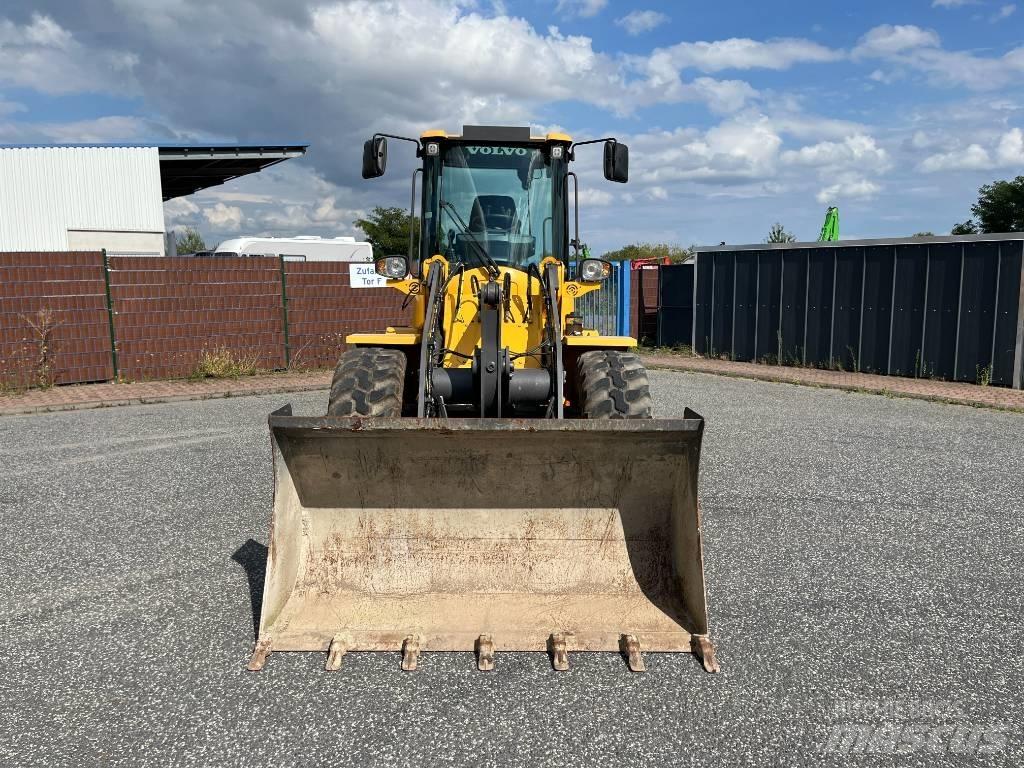 Volvo L 35 GS لوادر انزلاقية التوجيه