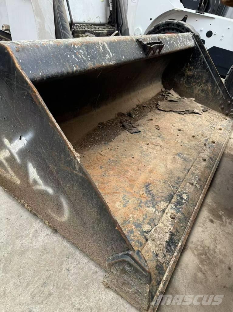Bobcat T 770 لوادر زحافة