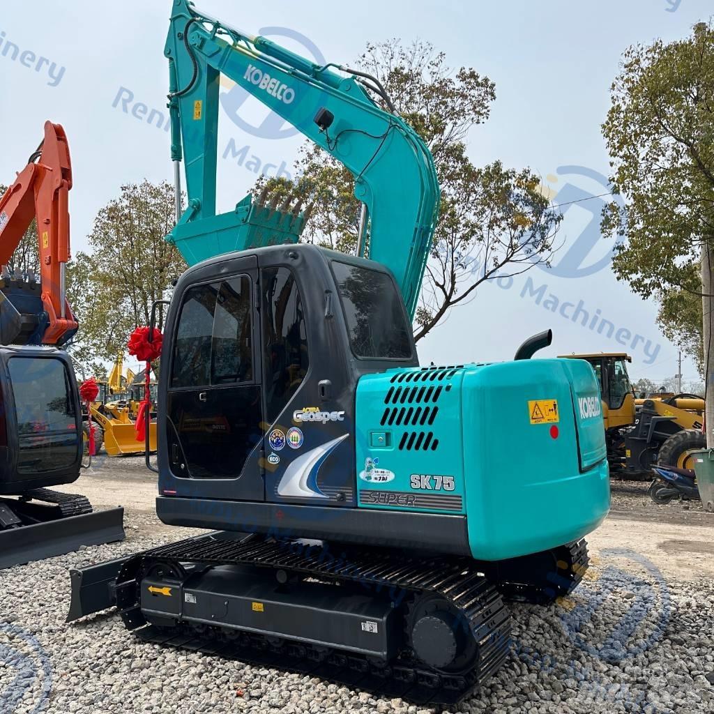 Kobelco SK75 حفارات زحافة