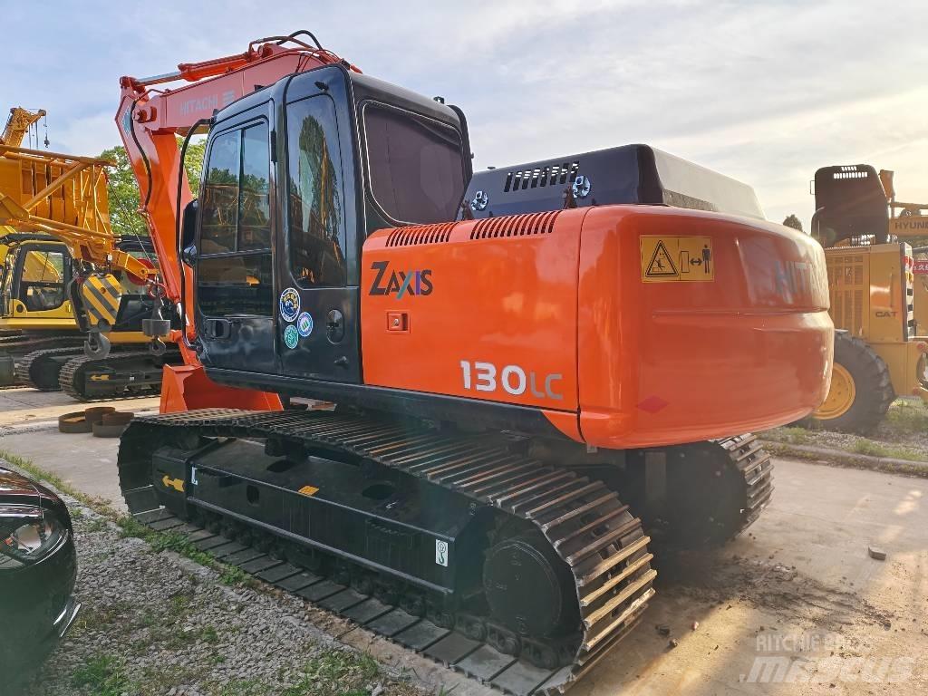 Hitachi ZX 130 LC حفارات زحافة