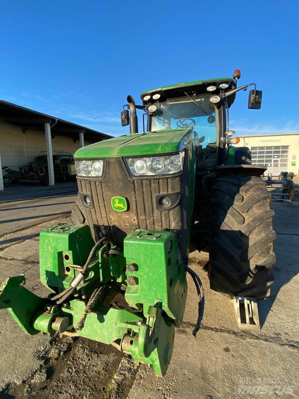 John Deere 8345 R الجرارات