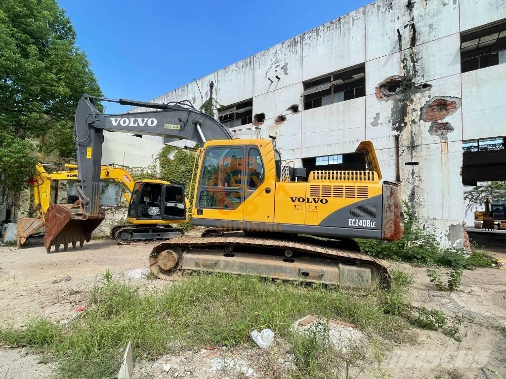 Volvo EC 240 B حفارات زحافة