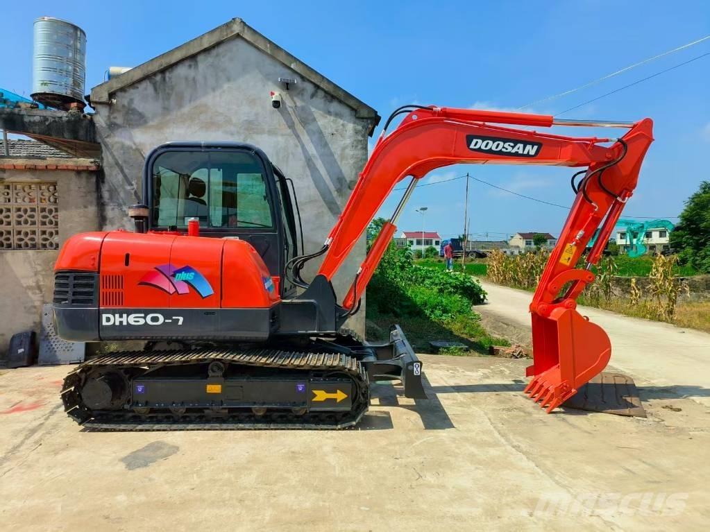 Doosan DH 60 حفارات صغيرة أقل من 7 طن (حفارات صغيرة)