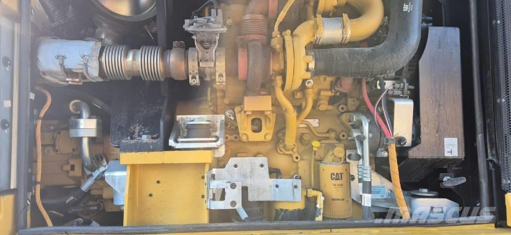 CAT M 315 F حفارات بعجل