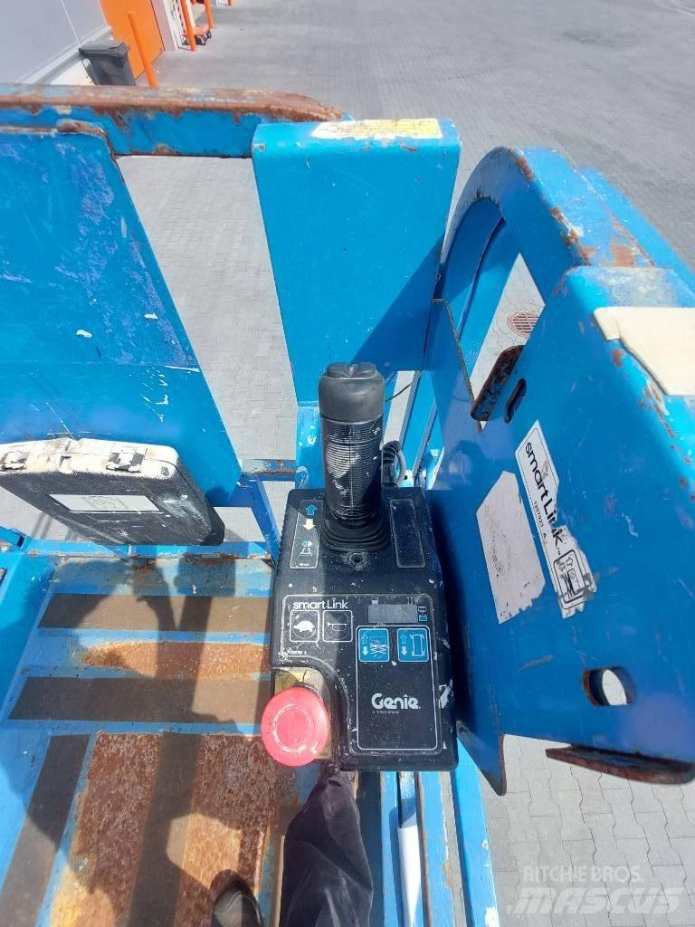 Genie GS4047 رافعات مقصية الشكل
