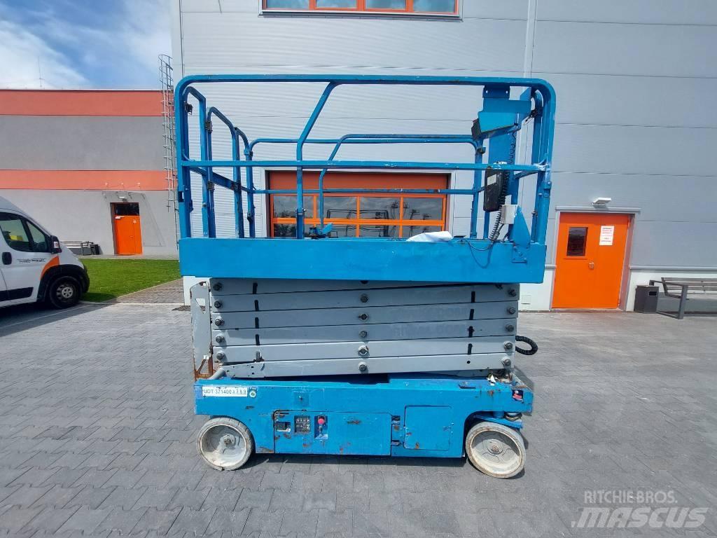 Genie GS4047 رافعات مقصية الشكل