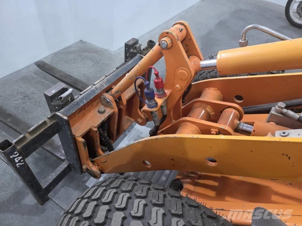Knikmops KM 130 لوادر صغيرة