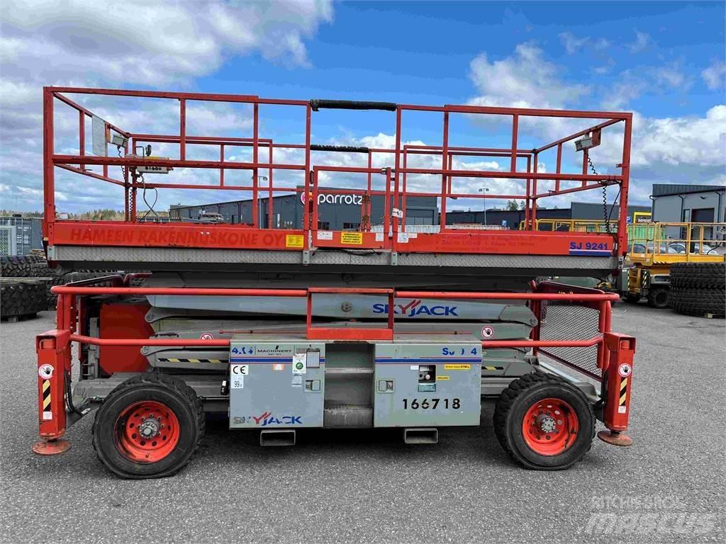 SkyJack SJ 9241 رافعات مقصية الشكل