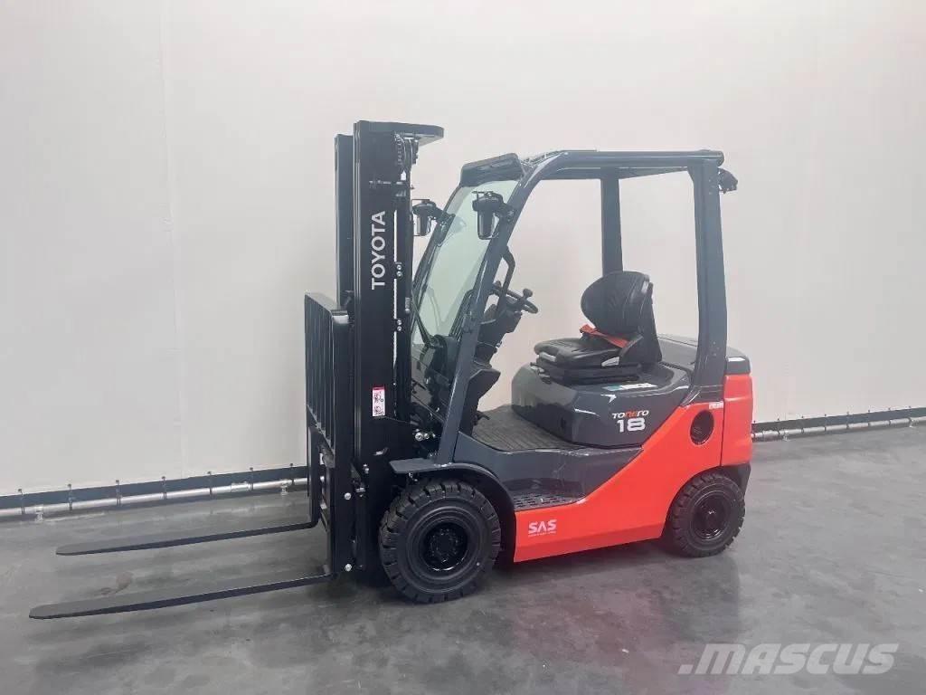 Toyota 42-8 FDF 18 شاحنات الديزل
