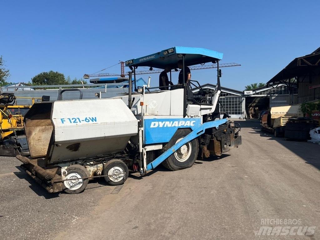 Dynapac F 121-6W معدات السفلتة