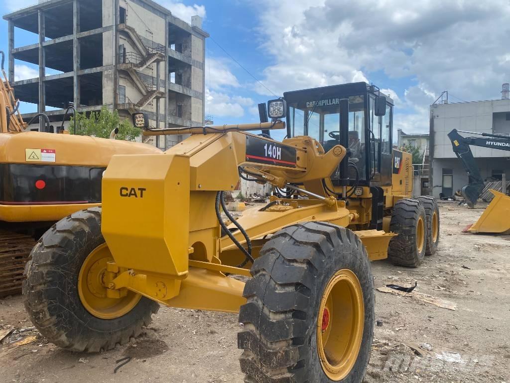 CAT 140 H معدات تمهيد الطرق