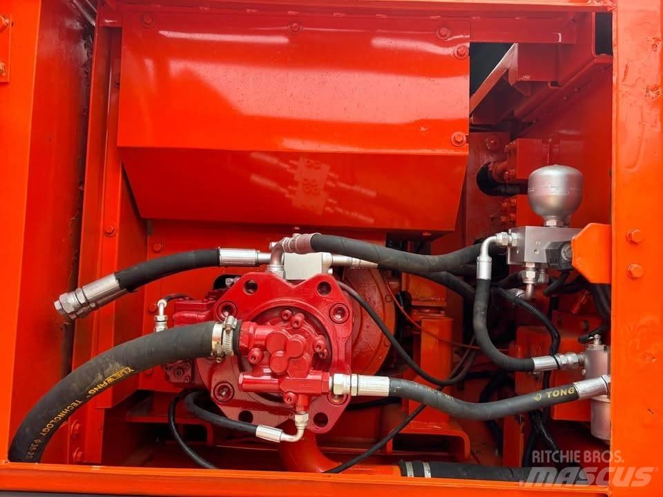 Doosan DX 225 LCA حفارات زحافة