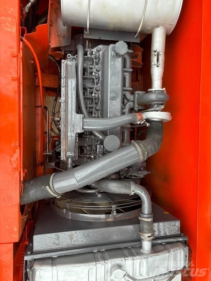 Doosan DX 225 LCA حفارات زحافة