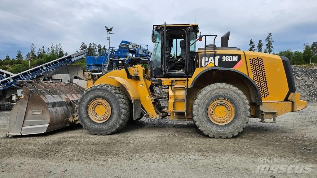 CAT 980 M لوادر بعجل