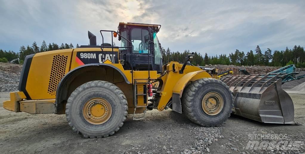 CAT 980 M لوادر بعجل