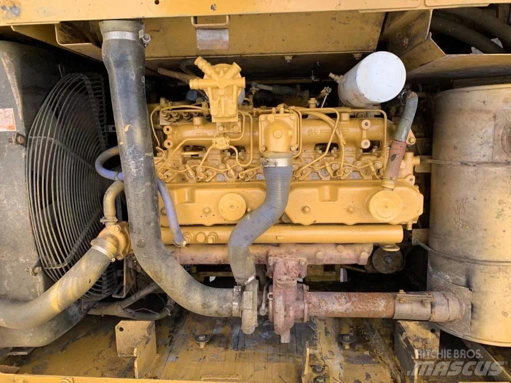 CAT 320C حفارات زحافة